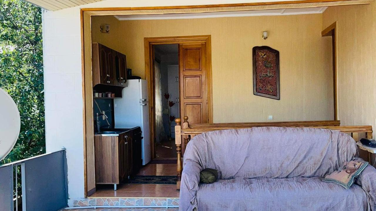 Belas House With Terrace Kutaisi Room photo